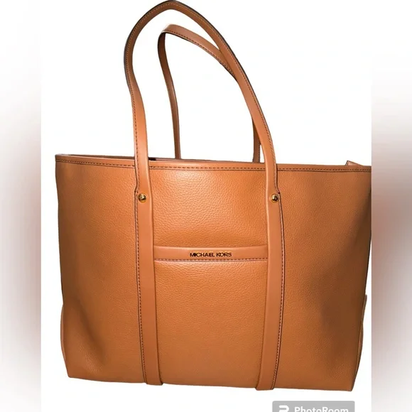 Michael Kors purse - Picture 1 of 6